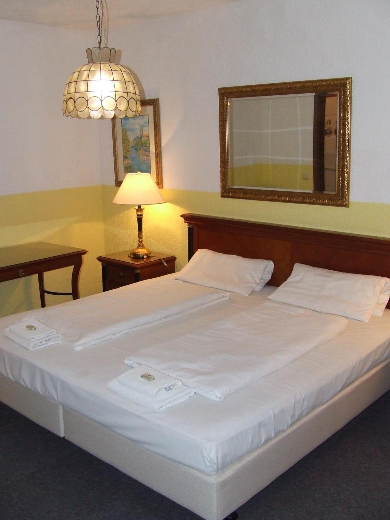 ריינברג Hotel-Restaurant Orsoyer Hof מראה חיצוני תמונה